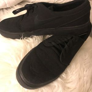 Men’s Nike SB Charge Solarsoft Skate Shoe